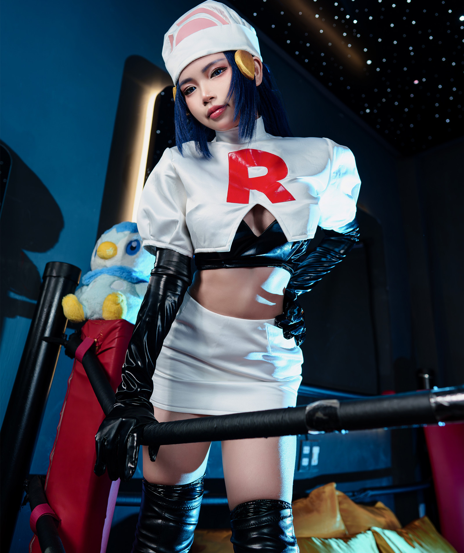 ZinieQ美女动漫博主性感Cosplay写真Dawn Pokemon in Team Rocket costume|柠檬皮美女写真