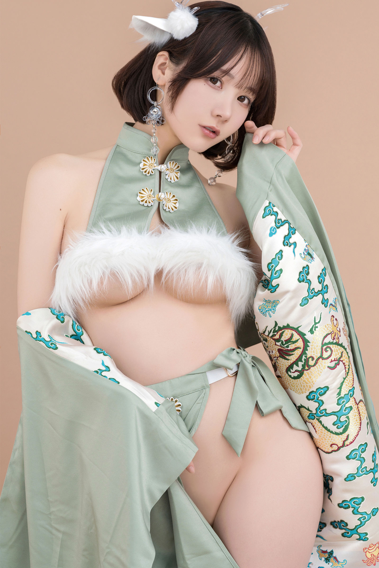 日本甜美COSERけんけん美女动漫博主性感Cosplay写真2024.01 写真合集辰年|柠檬皮美女写真